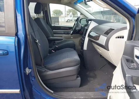 2010 Dodge Grand Caravan Sxt z USA, uszkodzony, nr VIN 2D4RN5D15AR121707